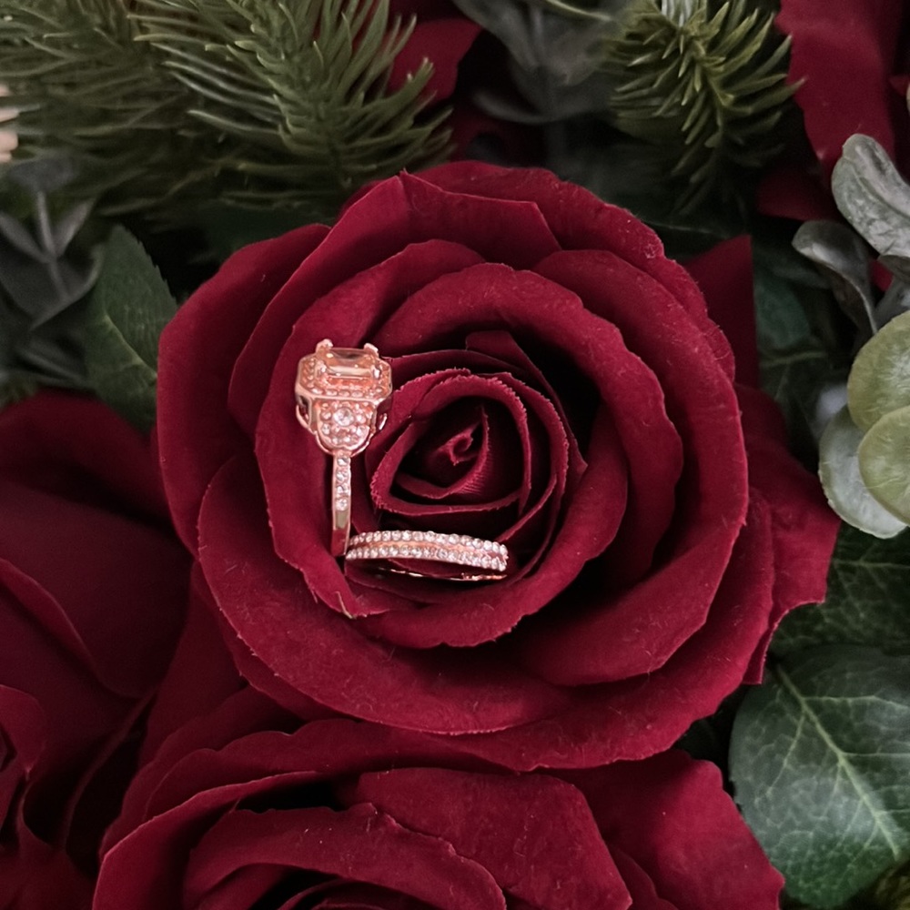 Elegant, Romantic Wedding Ring Set for Parties - Rose Gold - Picture 4 of 11